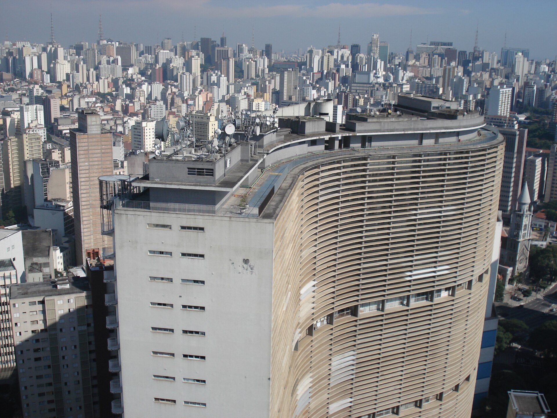Curva do Edifício Copan no centro de São Paulo.